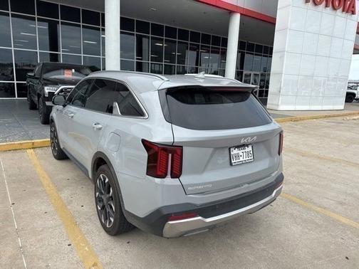 Wolf Gray 2024 Kia Sorento SX