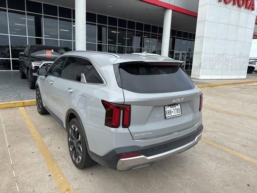 Wolf Gray 2024 Kia Sorento SX