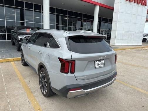 Wolf Gray 2024 Kia Sorento SX