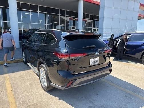 2022 Toyota Highlander Hybrid Limited