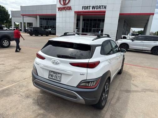 Lunar White 2022 Hyundai KONA Limited