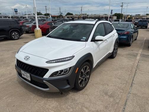 Lunar White 2022 Hyundai KONA Limited