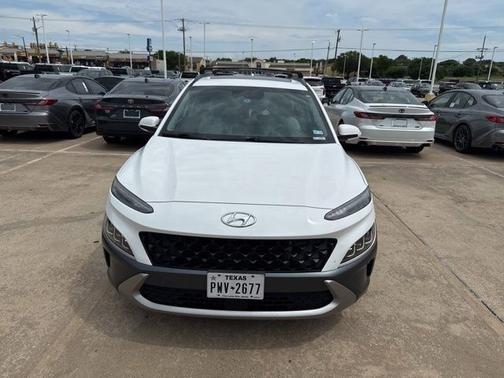 Lunar White 2022 Hyundai KONA Limited
