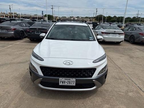 Lunar White 2022 Hyundai KONA Limited