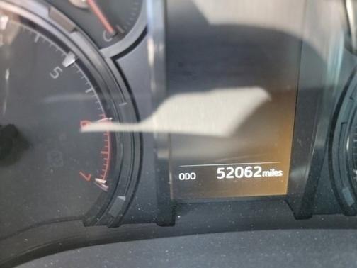 Photo 5 of 6 of 2020 Toyota 4Runner SR5