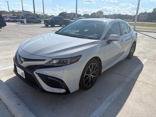 Ice Edge 2023 Toyota Camry SE