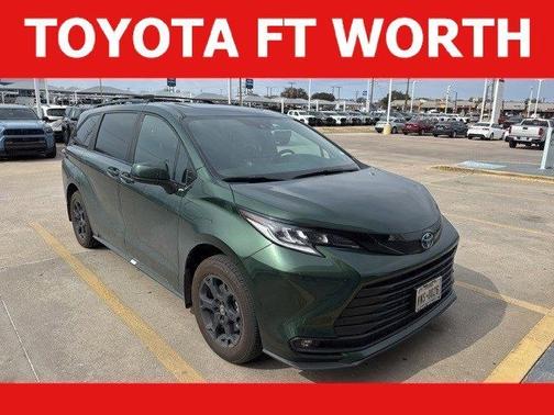 2025 Toyota Sienna Woodland Edition