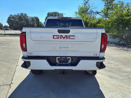 2022 GMC Sierra 2500 AT4