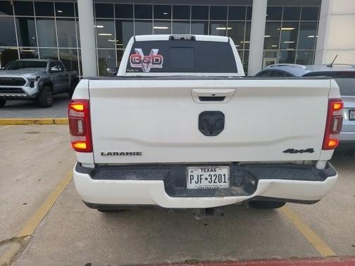 2019 RAM 2500 Laramie Crew Cab 4x4 6'4' Box