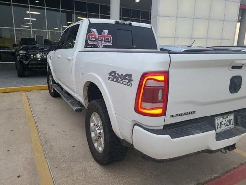 2019 RAM 2500 Laramie Crew Cab 4x4 6'4' Box