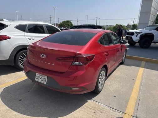 Scarlet Red 2019 Hyundai ELANTRA SE
