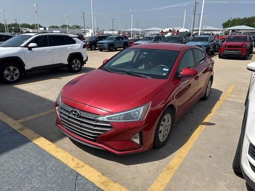 Scarlet Red 2019 Hyundai ELANTRA SE