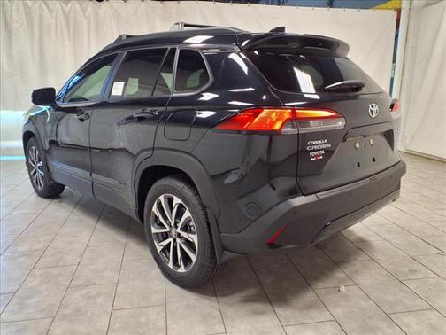 2025 Toyota Corolla Cross XLE