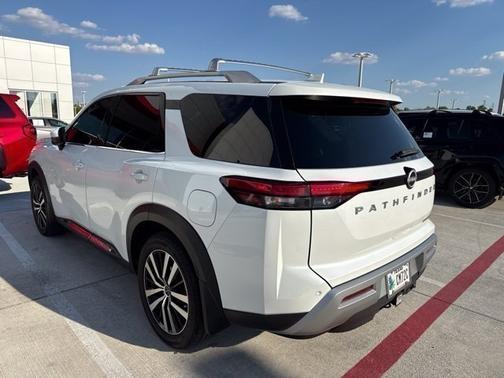Everest White Pearl Tricoat 2025 Nissan Pathfinder Platinum FWD
