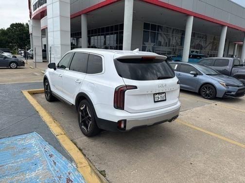 Glacial White Pearl 2023 Kia Telluride EX