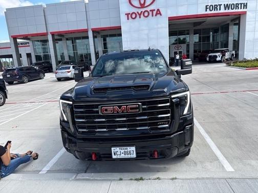 Onyx Black 2024 GMC Sierra 2500 AT4