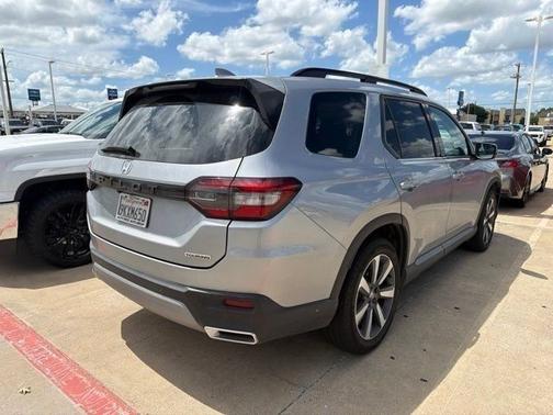 Lunar Silver Metallic 2024 Honda Pilot Touring 8-Passenger