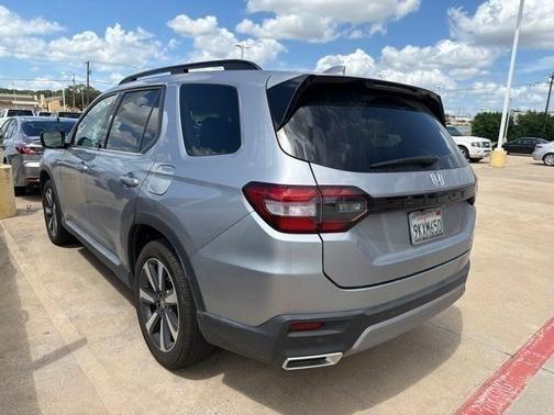 Lunar Silver Metallic 2024 Honda Pilot Touring 8-Passenger
