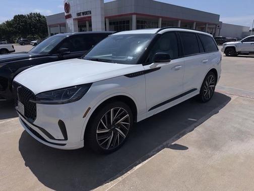 Pristine White Metallic Tri-Coat 2025 Lincoln Aviator Black Label AWD