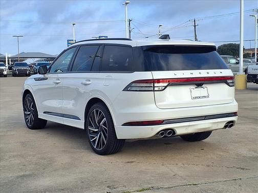 Pristine White Metallic Tri-Coat 2025 Lincoln Aviator Black Label AWD