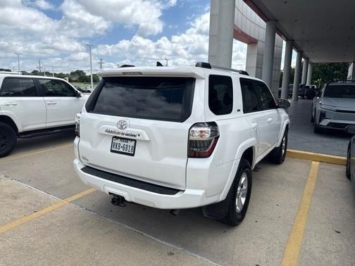 Super White 2020 Toyota 4Runner SR5