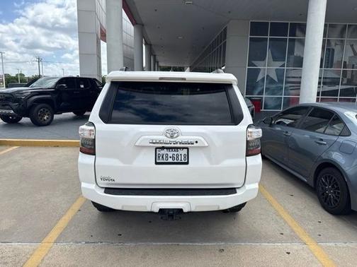 Super White 2020 Toyota 4Runner SR5
