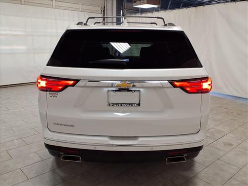 Iridescent Pearl Tricoat 2023 Chevrolet Traverse High Country
