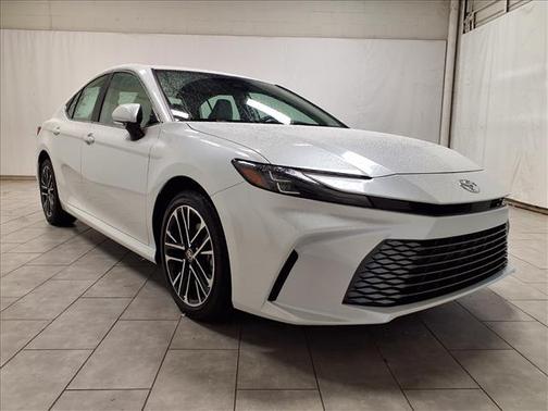 Wind Chill Pearl 2026 Toyota Camry XLE