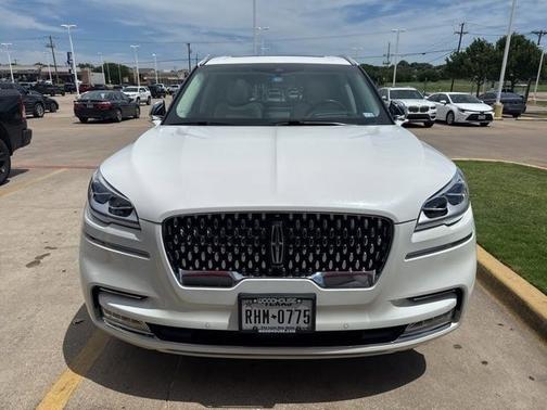 Pristine White Metallic Tri-Coat 2022 Lincoln Aviator Black Label AWD