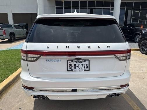 Pristine White Metallic Tri-Coat 2022 Lincoln Aviator Black Label AWD