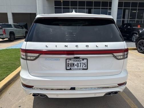 Pristine White Metallic Tri-Coat 2022 Lincoln Aviator Black Label AWD