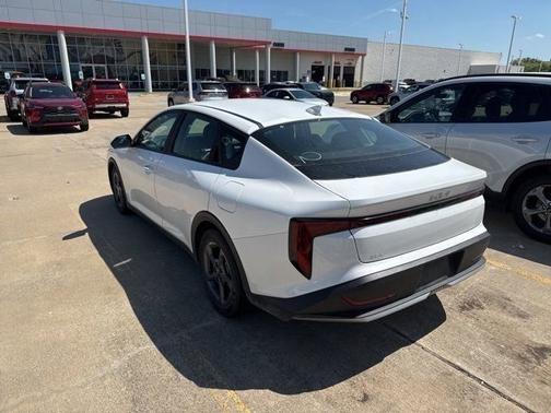 Snow White Pearl 2025 Kia K4 LXS