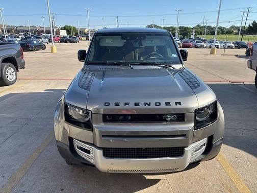 Silicon Silver Premium Metallic 2025 Land Rover Defender 90 P300 S