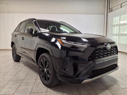 2025 Toyota RAV4 Hybrid SE