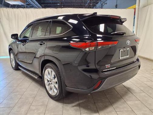 2022 Toyota Highlander Hybrid Limited