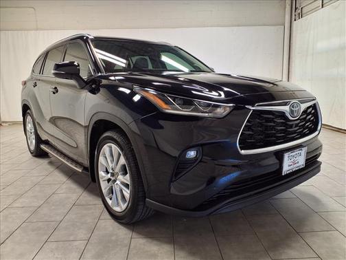 2022 Toyota Highlander Hybrid Limited