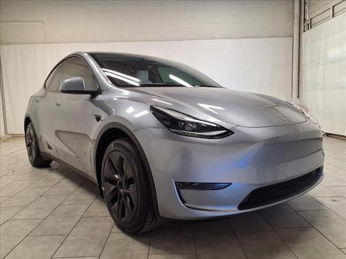 2025 Tesla Model Y Long Range Single Motor Rear-Wheel Drive
