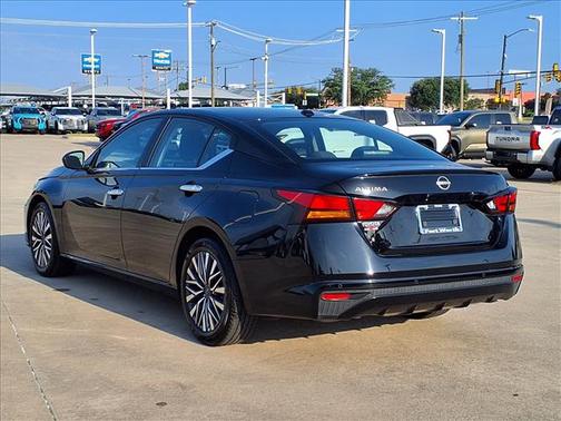 Super Black 2025 Nissan Altima 2.5 SV