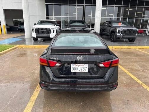 Super Black 2025 Nissan Altima 2.5 SV
