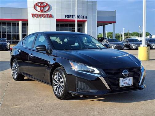 Super Black 2025 Nissan Altima 2.5 SV