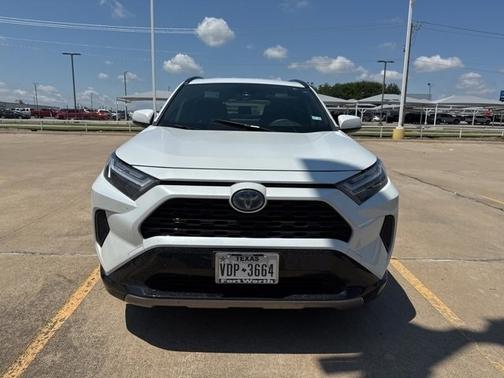 2024 Toyota RAV4 Hybrid SE