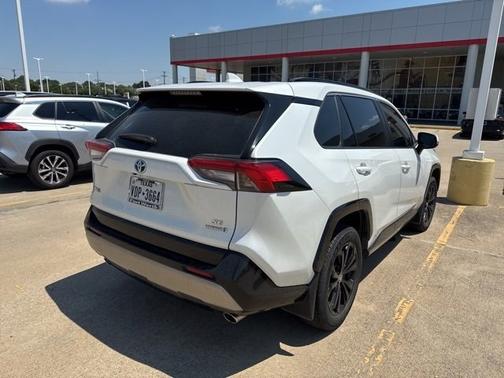 2024 Toyota RAV4 Hybrid SE