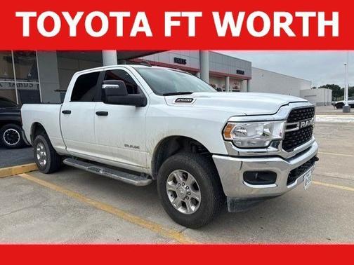 Bright White Clearcoat 2024 RAM 2500 Big Horn Crew Cab 4x4 6'4' Box