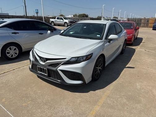 Ice Cap 2023 Toyota Camry SE