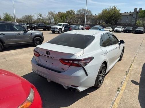 Ice Cap 2023 Toyota Camry SE