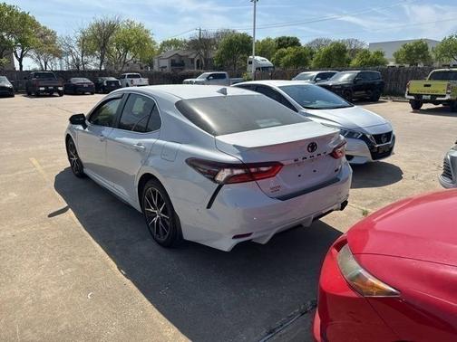 Ice Cap 2023 Toyota Camry SE