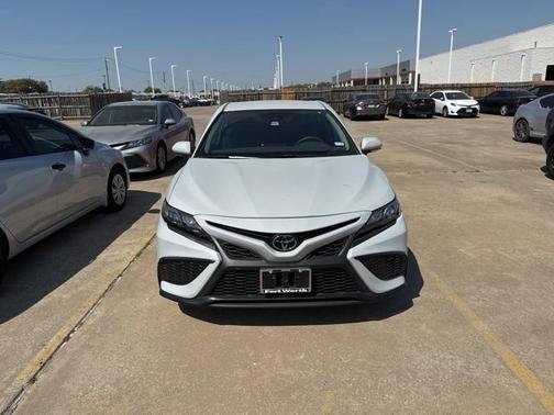 Ice Cap 2023 Toyota Camry SE