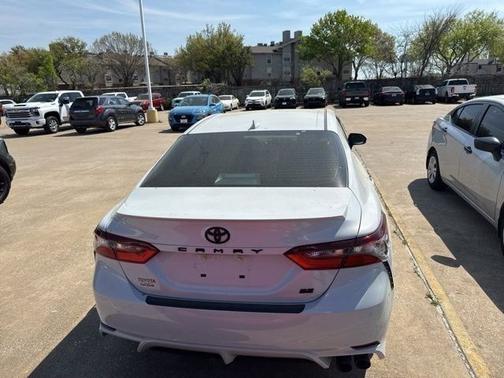 Ice Cap 2023 Toyota Camry SE