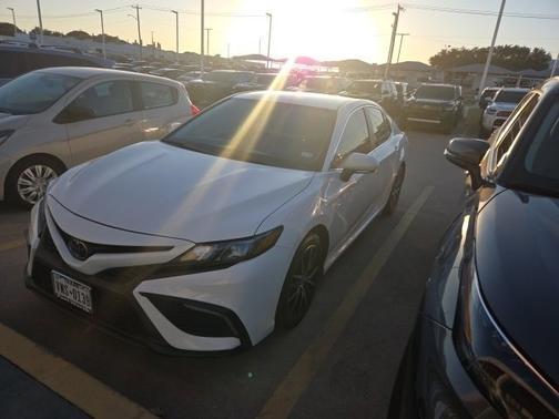 2022 Toyota Camry SE