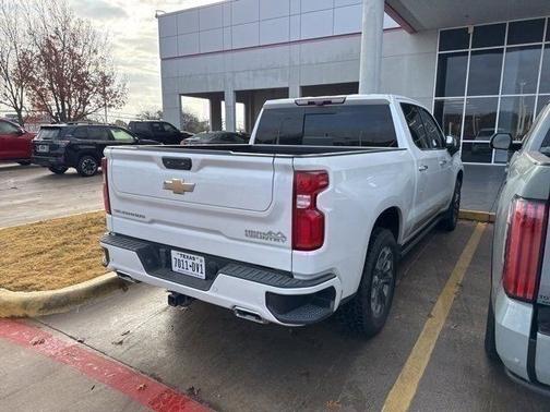 Iridescent Pearl Tricoat 2023 Chevrolet Silverado 1500 High Country